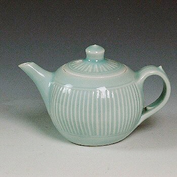 Derek Emms fluted teapot