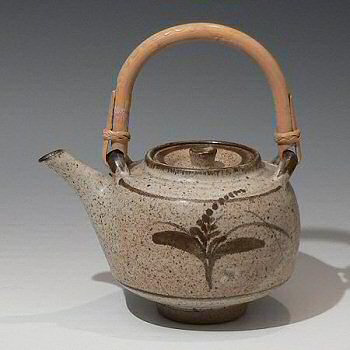 Lowerdown pottery foxglove teapot