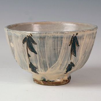Facetted bowl, hakeme glaze, foliate decoration