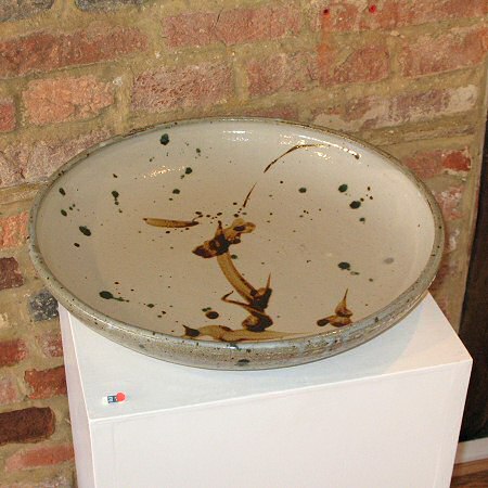 Dish with white slip, iron and cobalt decoration