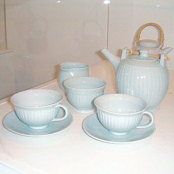 Porcelain Y-Ching glazed, fluted tea set, 1995