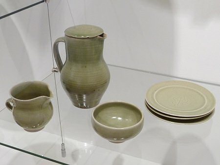 Leach pottery celadon glazed standardware