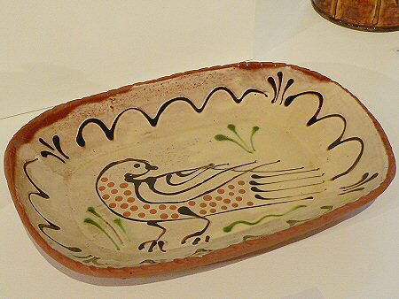 Moulded dish with bird decoration