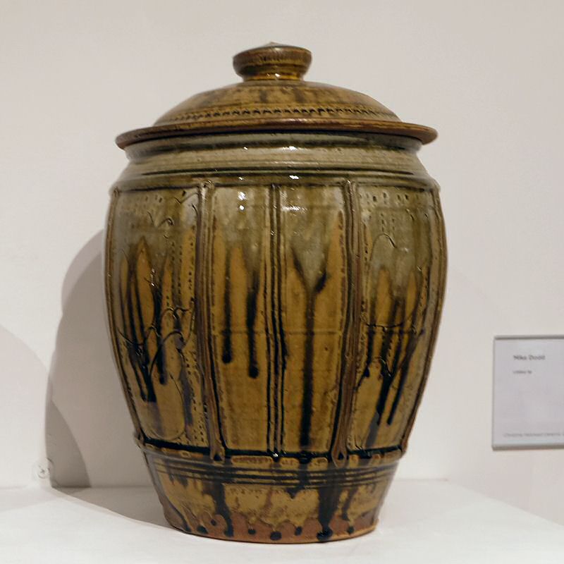  Mike Dodd storage jar