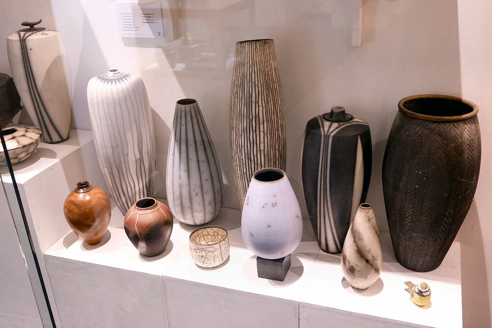 Christine Halstead pots