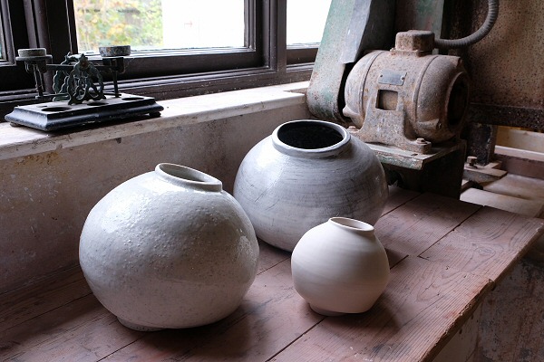 Hyosun Kim moon jars