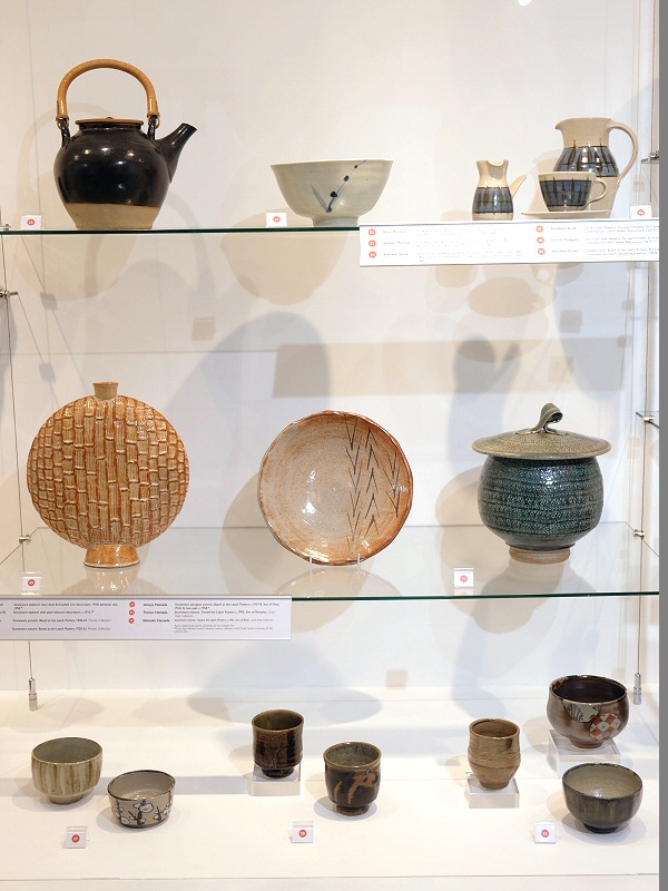 Exhibition pots