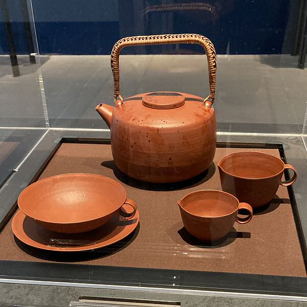 Lucie Rie - Tea service, 1936