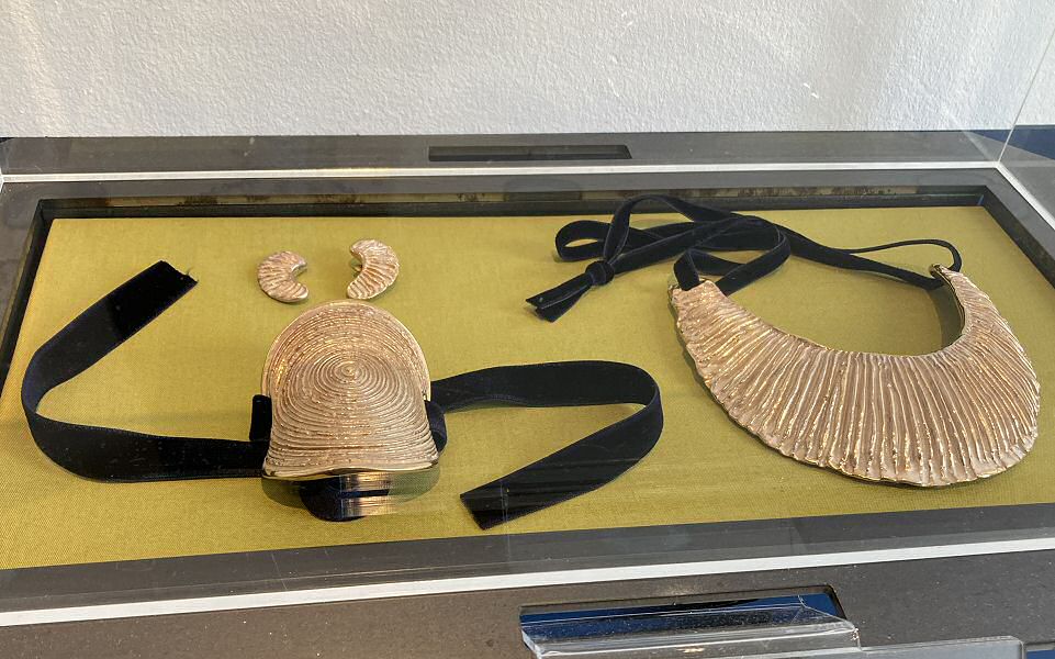 Lucie Rie - Necklace, bracelet and earrings, 1945