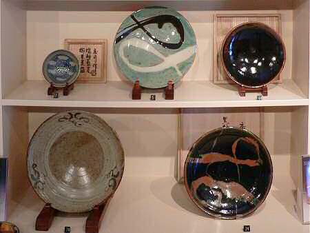 Exhibition pots