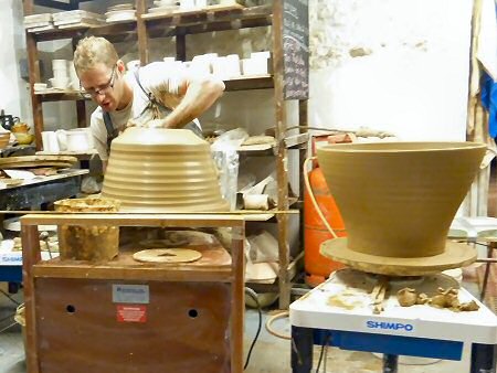 Adam Keeling - Ali Baba Jar, measuring the diameter of the middle section