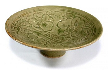 Carved bowl by Murray Fieldhouse