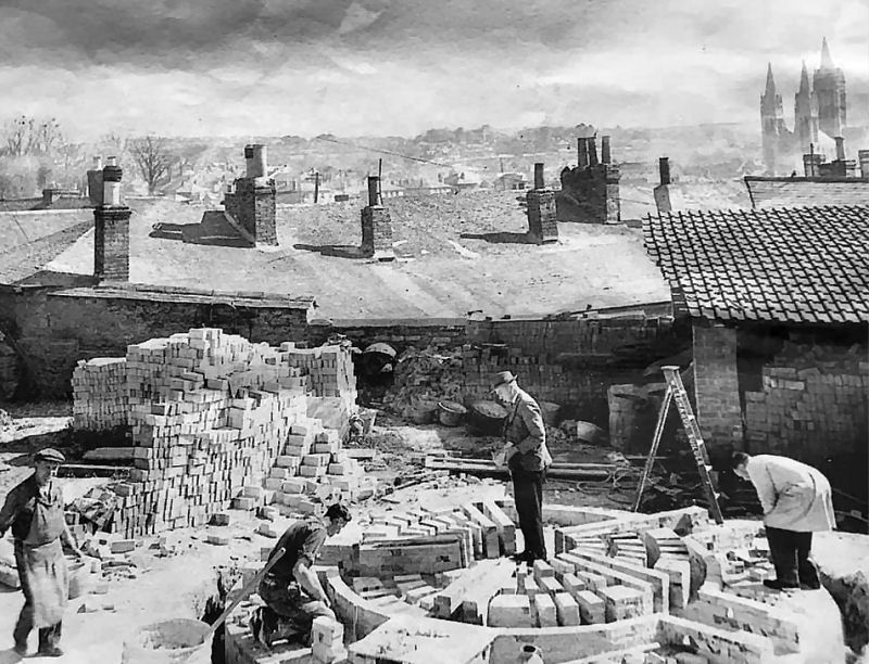 Truro Pottery - Construction of Bottle Kiln