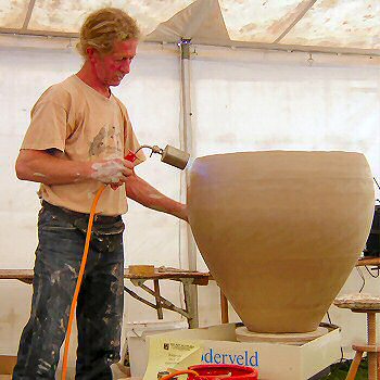 Svend Bayer drying his demonstration pot