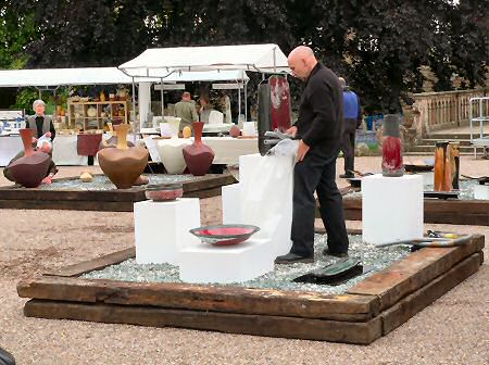 Eddie Curtis setting up