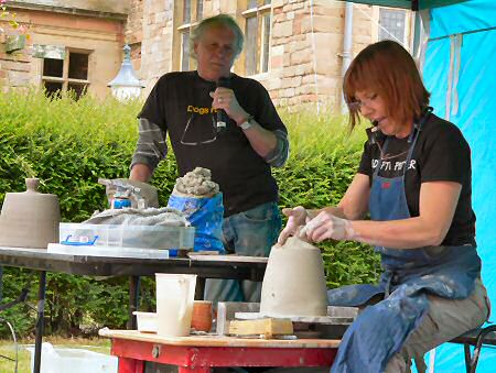 Lisa Hammond demonstrating