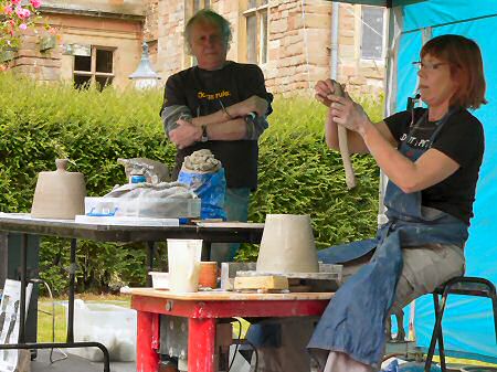 Lisa Hammond demonstrating