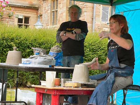 Lisa Hammond demonstrating