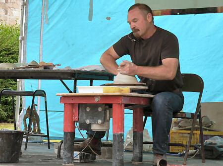 Nic Collins demonstrating