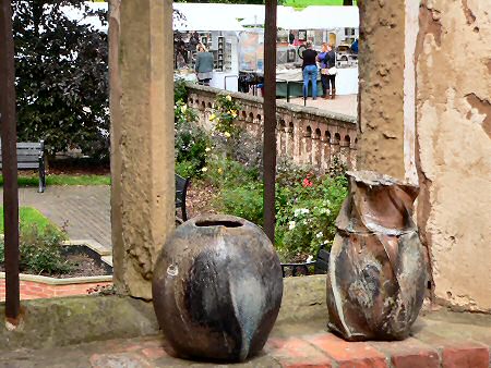 Linda de Nil - Belgian woodfired pots