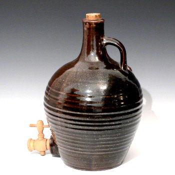 Large temmoku glazed stoneware flagon