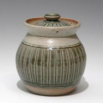 Reuben Batterham lidded pot