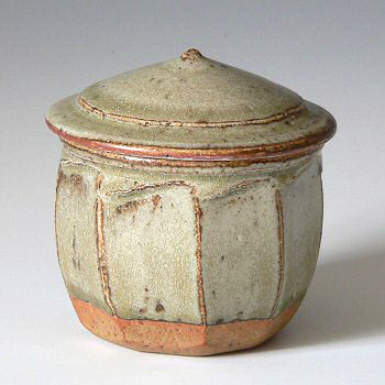 Richard Batterham - Small facetted lidded jar