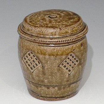 Mike Dodd lidded jar