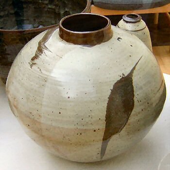 Janet Leach pot