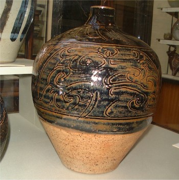 Bernard Leach jar