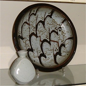David Leach waves design charger