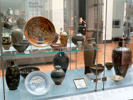 1940-1960 - Pioneer potters in England and Japan
